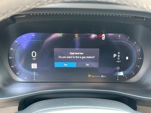 Certified 2024 Volvo XC40 B5 Ultimate w/ Climate Package image 10