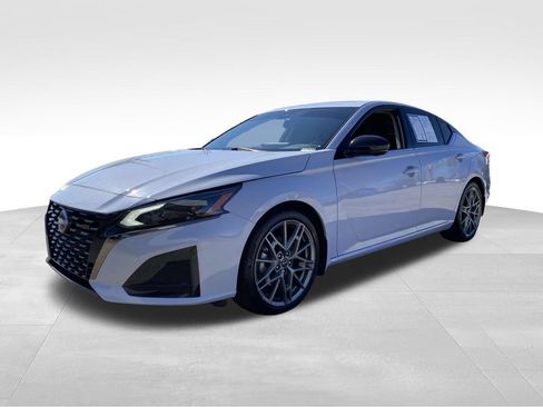 Used 2024 Nissan Altima 2.0 SR image 5