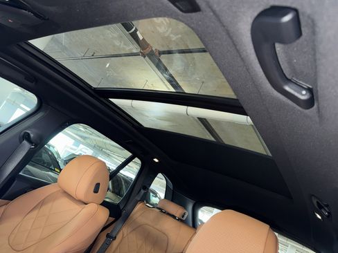 Certified 2025 BMW X5 xDrive50e w/ M Sport Package image 32