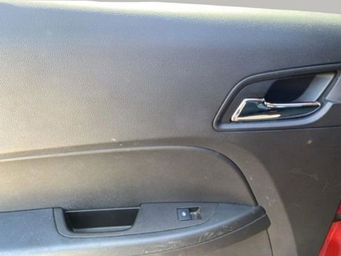 Used 2015 GMC Terrain SLE image 28