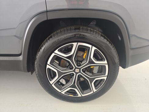 Used 2023 Rivian R1S Adventure AWD/4WD image 10