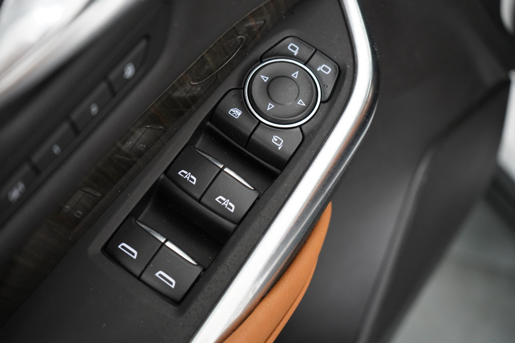 Used 2023 Cadillac XT4 Sport w/ Sun And Sound Package AWD/4WD image 19