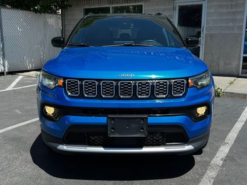 Used 2025 Jeep Compass Limited AWD/4WD image 2