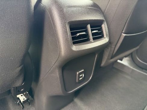 Used 2019 GMC Terrain SLE w/ Driver Convenience Package FWD image 9