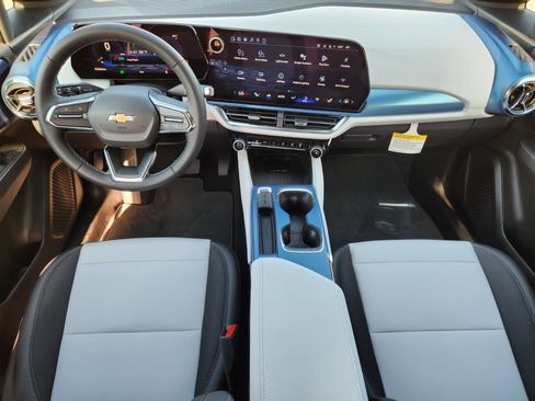 New 2026 Chevrolet Equinox EV LT image 19