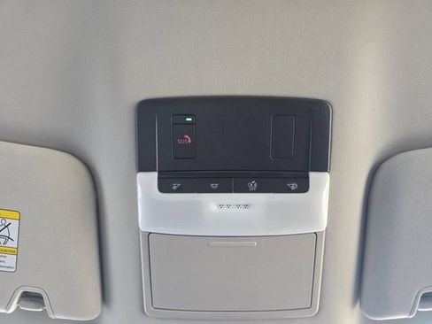 Used 2025 Nissan Pathfinder SV image 7