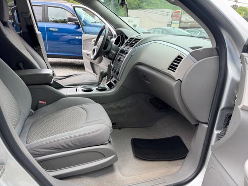Used 2012 Chevrolet Traverse LS FWD image 11