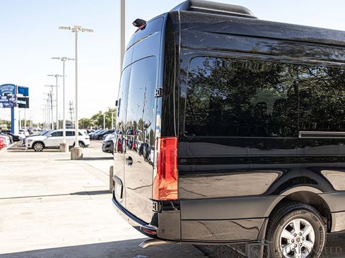 Used 2020 Mercedes-Benz Sprinter 2500 w/ Driver Convenience Package image 8