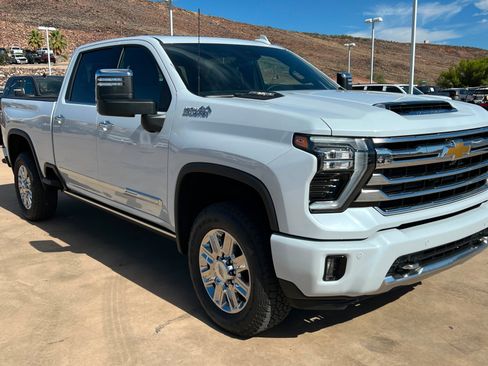 New 2026 Chevrolet Silverado 3500 High Country w/ High Country Premium Package AWD/4WD image 8