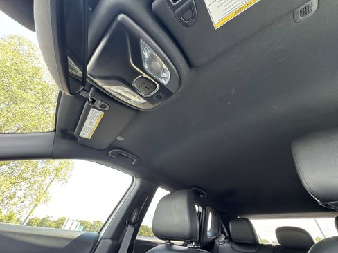 Used 2023 Jeep Compass Latitude AWD/4WD image 21