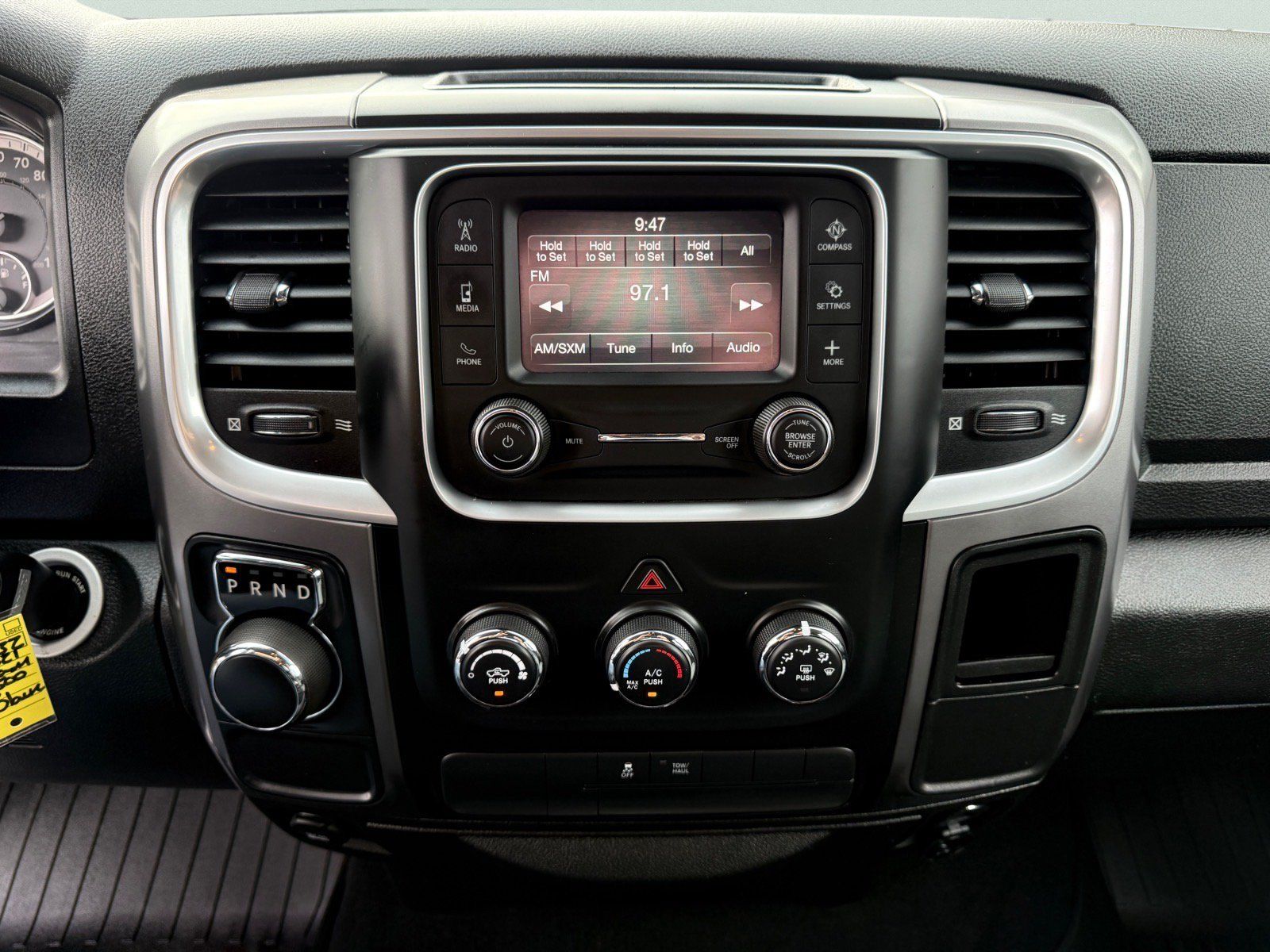 Used 2021 RAM 1500 Classic SLT RWD image 18