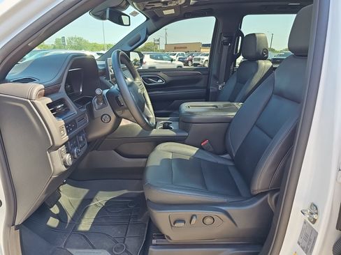 Used 2023 Chevrolet Tahoe LT w/ LT Signature Package AWD/4WD image 11