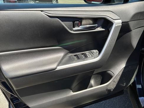 Used 2022 Toyota RAV4 XLE w/ Convenience Package FWD image 13