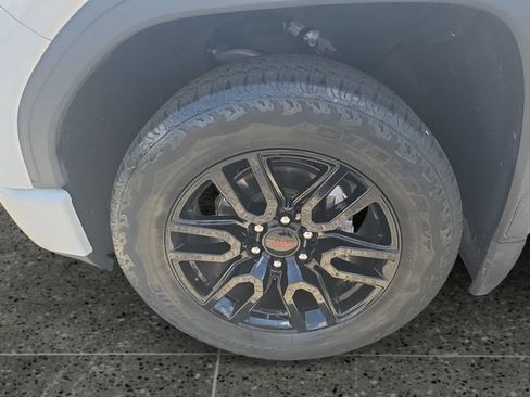 Used 2022 GMC Sierra 1500 Elevation w/ X31 Off-Road Package AWD/4WD image 16