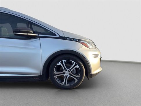 Used 2017 Chevrolet Bolt Premier w/ Driver Confidence II Package image 21