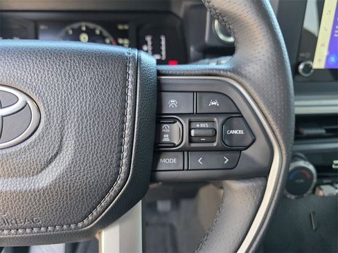 Certified 2025 Toyota 4Runner SR5 image 31