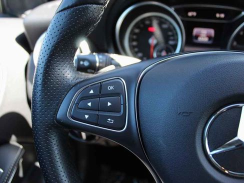 Used 2020 Mercedes-Benz GLA 250 4MATIC image 16