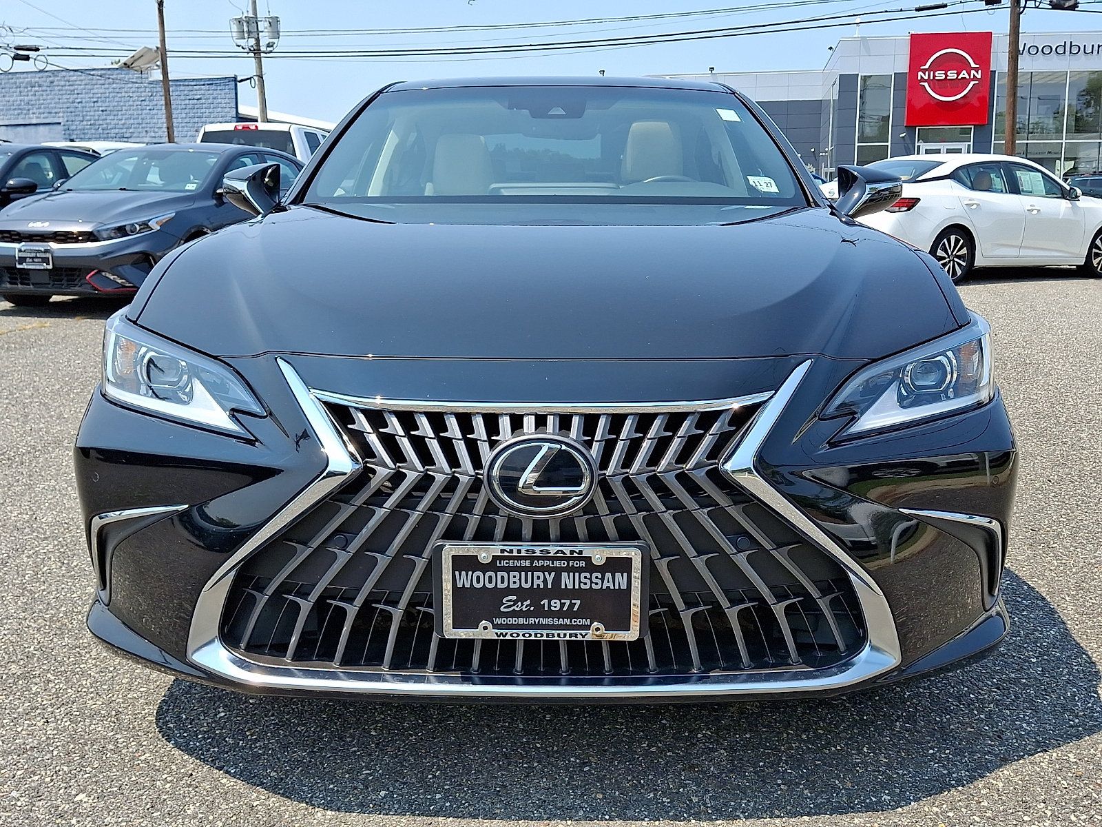 Used 2023 Lexus ES 250 w/ Premium Package AWD/4WD image 2