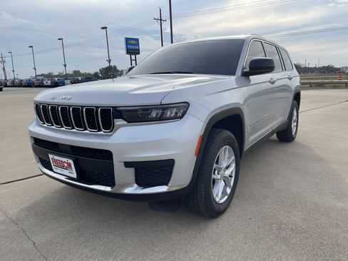 Used 2023 Jeep Grand Cherokee L Laredo image 8