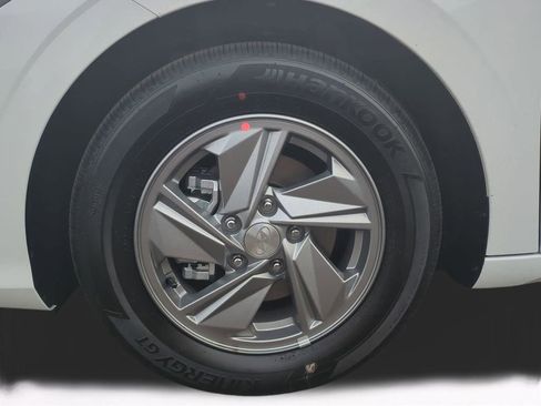 New 2026 Hyundai Elantra SE FWD image 11