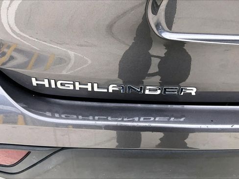 Used 2021 Toyota Highlander XLE FWD image 10