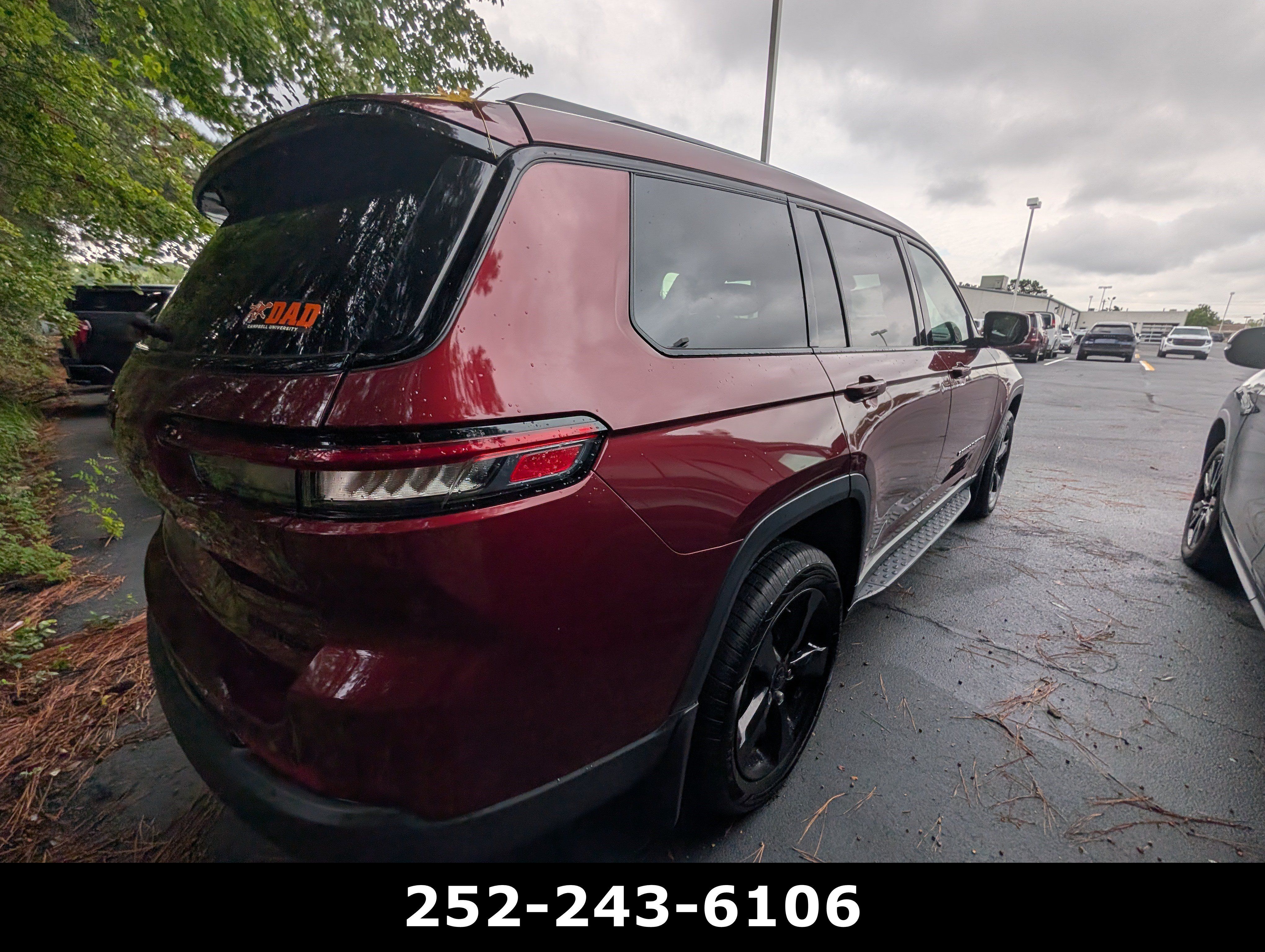 Used 2022 Jeep Grand Cherokee L Limited w/ Black Appearance Package AWD/4WD image 3