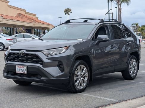 Used 2021 Toyota RAV4 XLE Premium FWD image 11