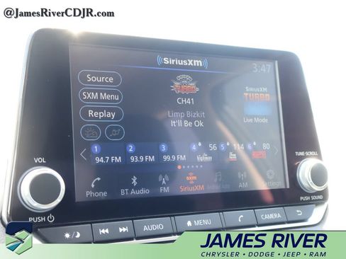 Used 2024 Nissan Sentra SV FWD image 32