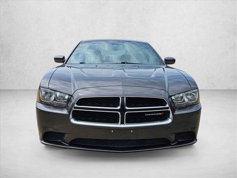 Used 2014 Dodge Charger SE w/ Sport Appearance Group RWD image 2