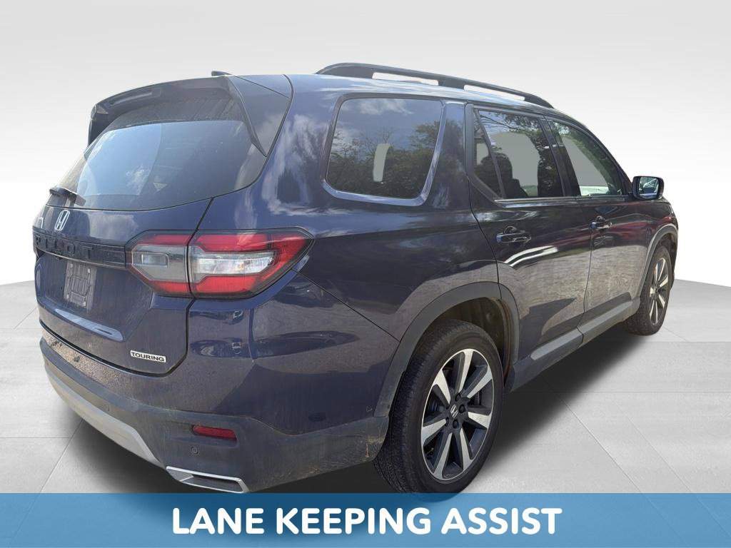 Used 2025 Honda Pilot Touring image 17