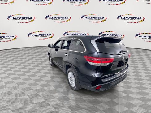 Used 2019 Toyota Highlander XLE AWD/4WD image 6