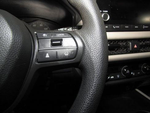 Certified 2023 Honda HR-V LX image 6