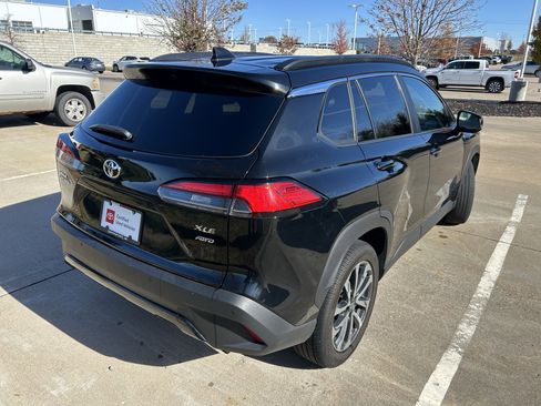 Certified 2023 Toyota Corolla Cross XLE image 6