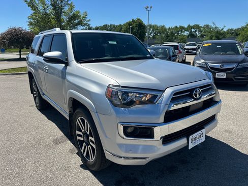 Used 2023 Toyota 4Runner Limited AWD/4WD image 2