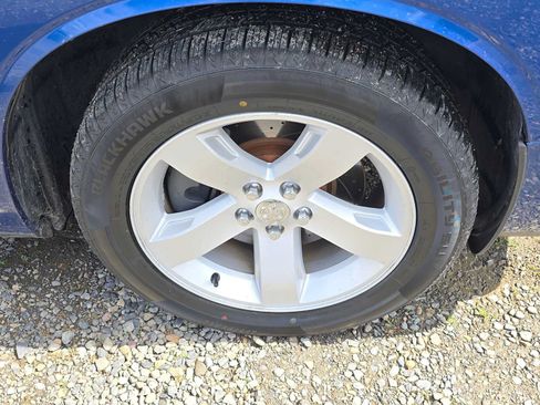 Used 2010 Dodge Challenger R/T RWD image 7