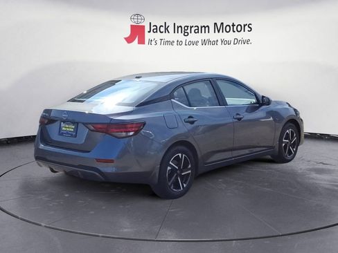 Used 2025 Nissan Sentra SV image 5