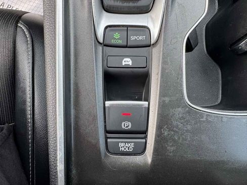 Used 2022 Honda Accord Sport image 19
