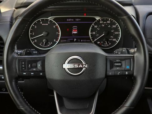 Used 2025 Nissan Rogue SV FWD image 17