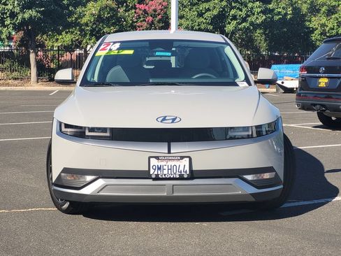 Used 2024 Hyundai Ioniq 5 SE RWD image 3