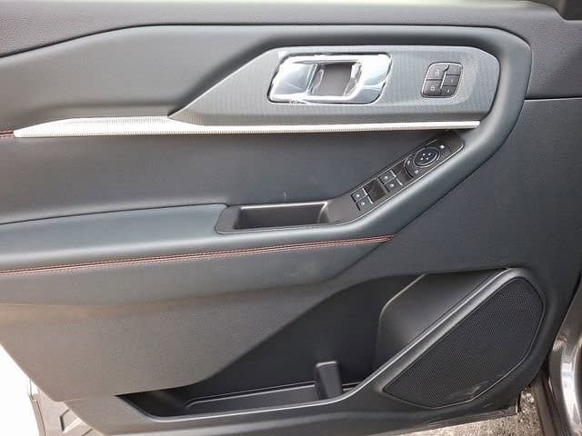 New 2026 Ford Explorer ST-Line w/ ST-Line Street Pack AWD/4WD image 7