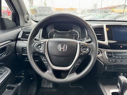 Used 2018 Honda Ridgeline Sport image 17