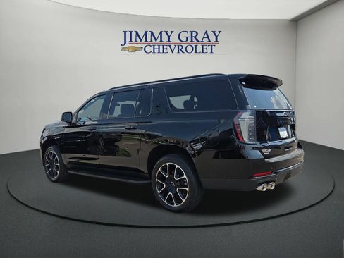 New 2026 Chevrolet Suburban RST w/ RST Capability Package AWD/4WD image 3