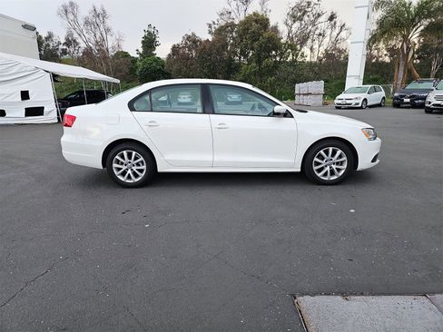 Used 2012 Volkswagen Jetta SE image 4