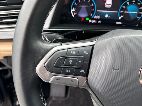 Used 2024 Volkswagen Atlas Cross Sport SE image 16