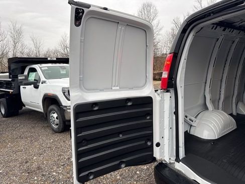 New 2025 GMC Savana 2500 w/ Communications Package image 17