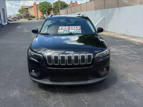 Used 2019 Jeep Cherokee Latitude Plus FWD image 3