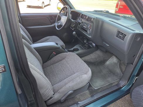 Used 1997 Chevrolet S10 Pickup LS w/ Wide Stance Suspension Pkg image 11