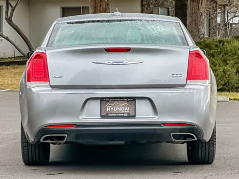 Used 2018 Chrysler 300 Limited image 5