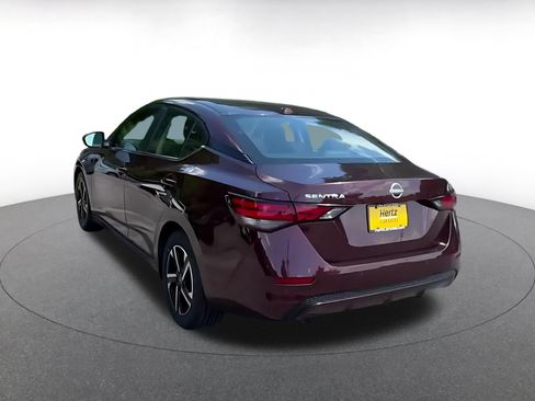 Used 2025 Nissan Sentra SV FWD image 11