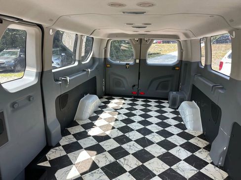 Used 2015 Ford Transit 350 XLT image 44